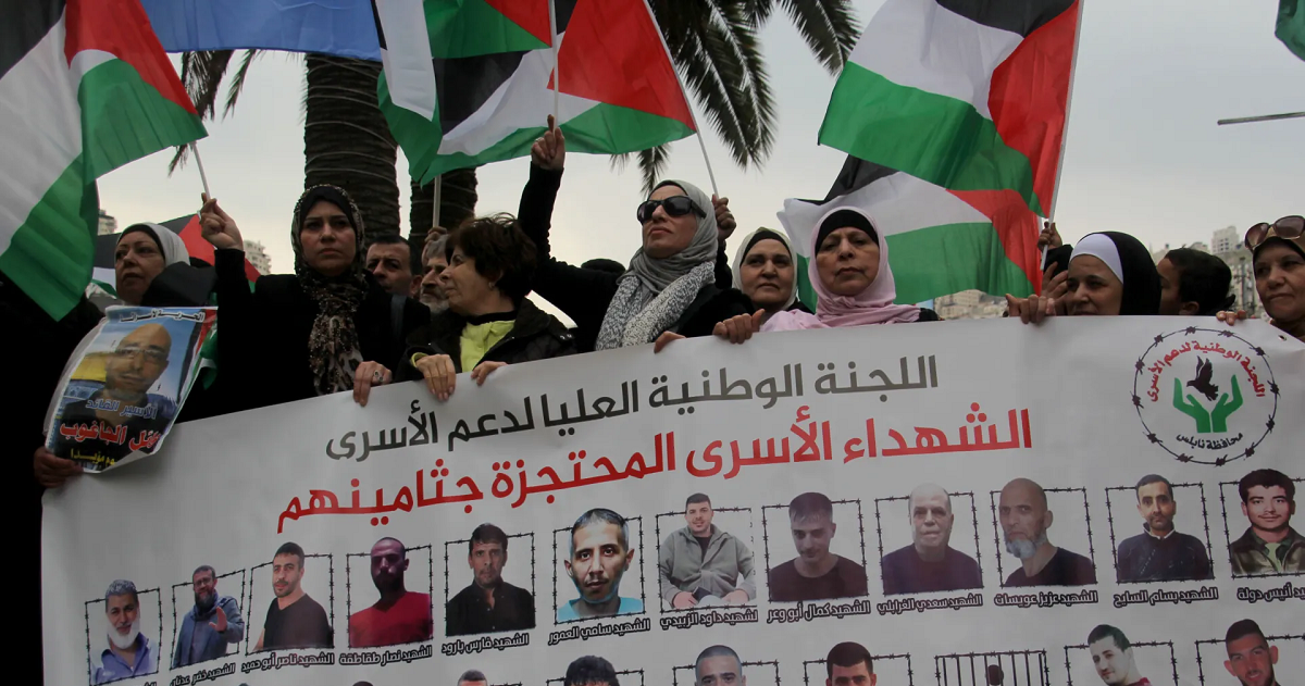 معطيات رسمية : احتجاز 1700 جثمان شهيد فلسطيني يكرس جريمة الاحتلال إلى ما بعد الموت